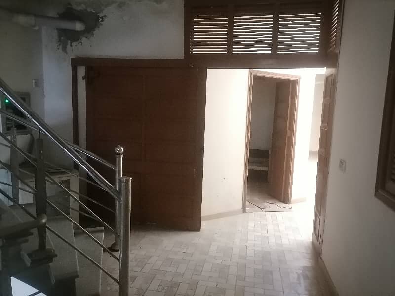Gulberg Flat For Rent Sized 4 Marla 13
