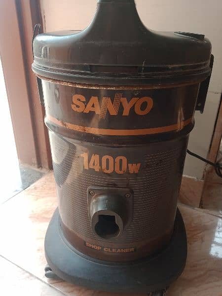 Sanyo Vacuum Cleaner 1