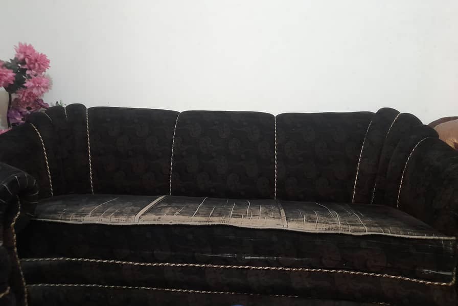 2 sofa sets 4