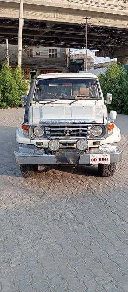 Toyota land cruiser bj 74 deisal 3500 cc Model 1986 import 2006. 18