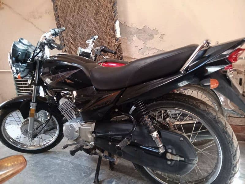 YB125Z TOTAL GENIUNE ALMOST NEW 0