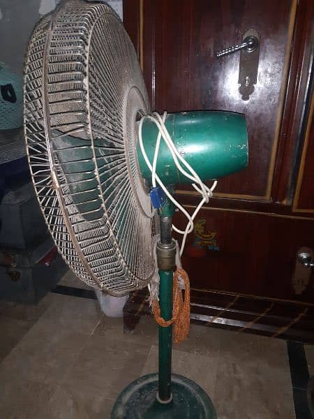 Fan for sale in gd working condition 3