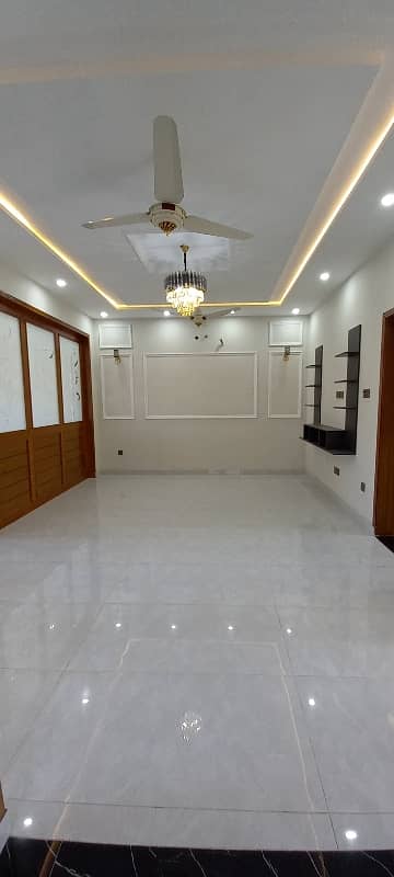 10 Marla House For Rent In Bahria Orchard phase 1 Lahore 17