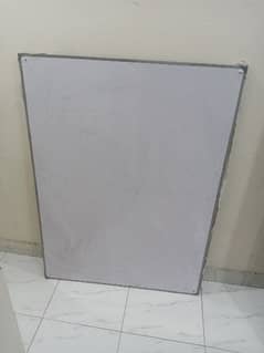 White board for sale 4/5 size condition 10/10