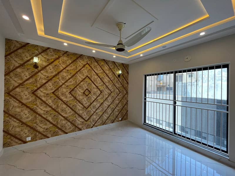 10 Marla Upper Portion Elegant Lock Option For Rent Jasmine Block Bahria Town Lahore 4
