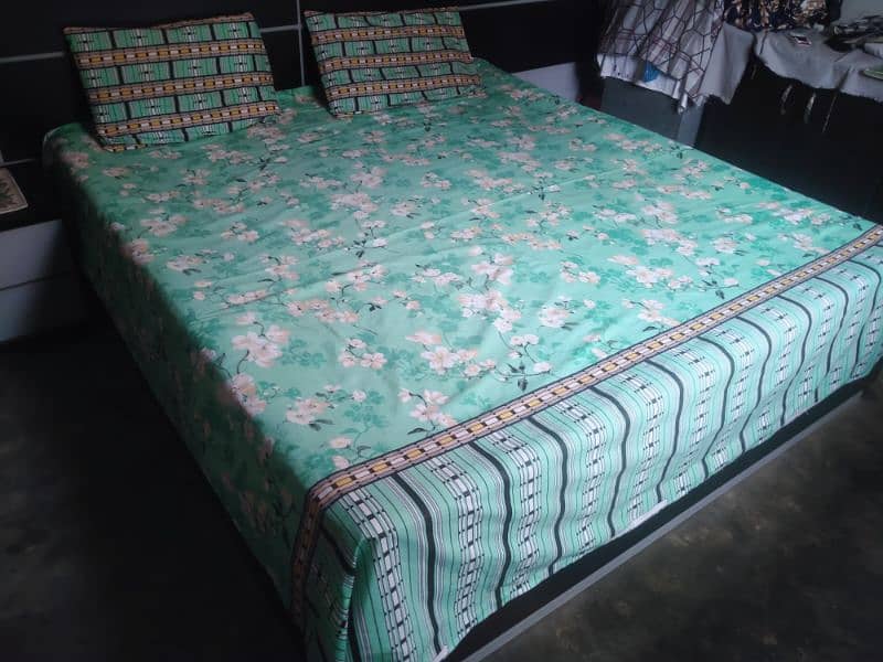 full size Bed 3