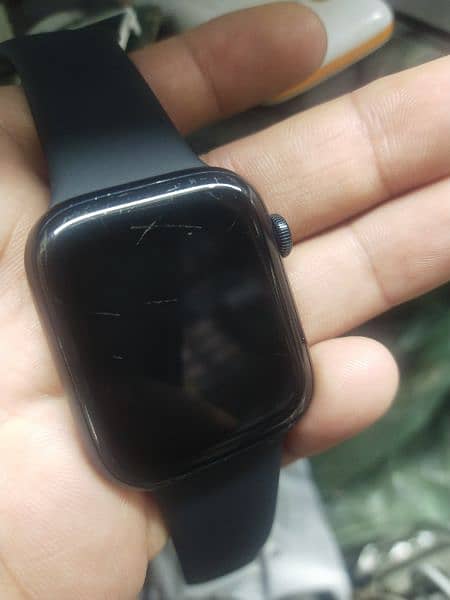 apple watch series 8 locked 1