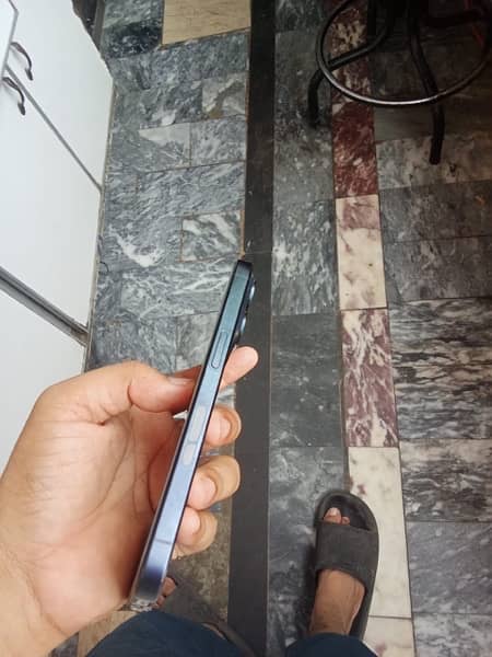 iphone 15 pro blue clr box cable 10 /9   urgent sale munasab rate 5