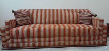 7 Seater Sofa Set wih free matching Rug