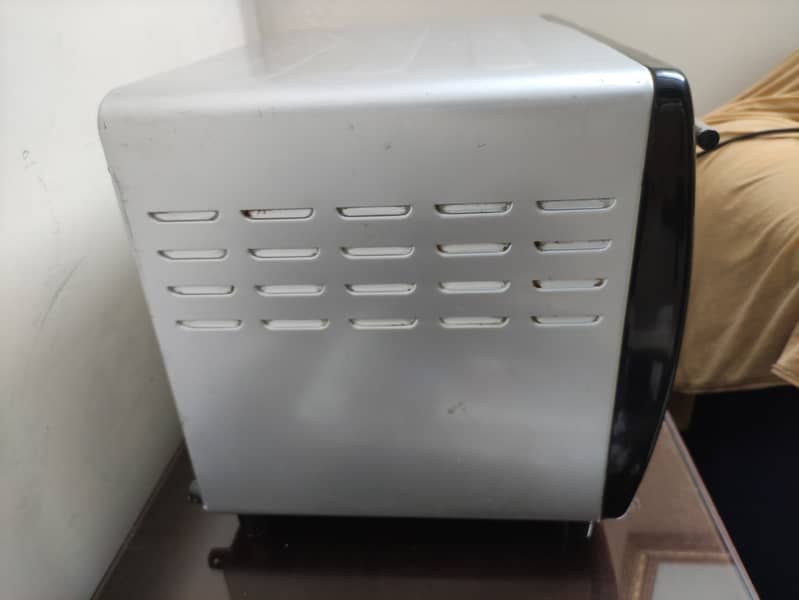 Oven Cooking Range Good Quality Black and Decker. 2
