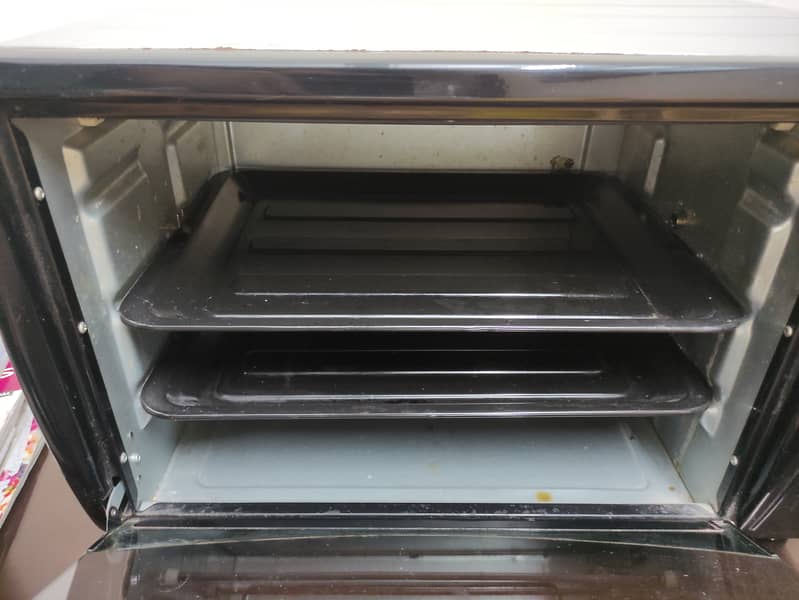 Oven Cooking Range Good Quality Black and Decker. 3