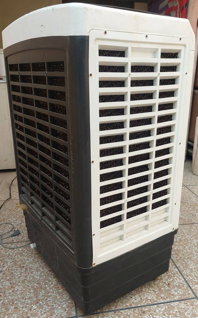 Large size air cooler with honeycomb pad and swing features 1