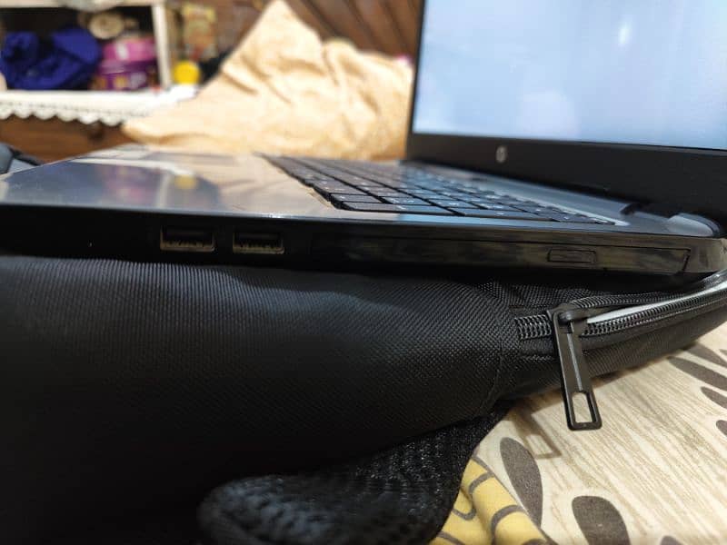 HP LAPTOP COREi3 4GEN 8GB RAM 1TB HARD 5