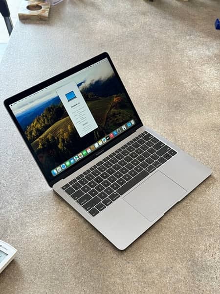 MacBook Air 2019 i5 8 256 1