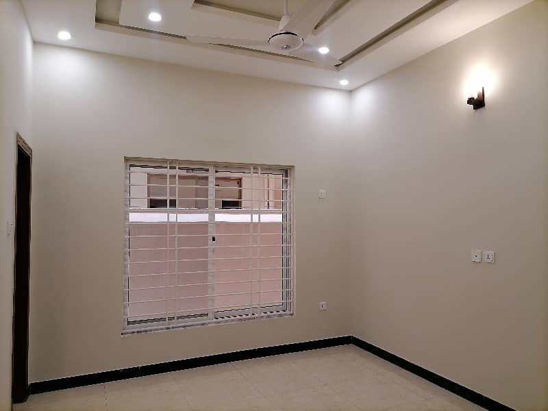 Lower Portion In Bahria Town Phase 4 For Rent 6