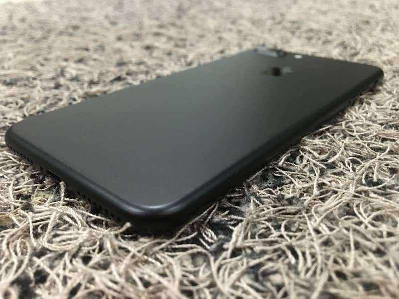 JUST LIKE NEW iPhone 7Plus 128gb Matt Black PTA APPROVED 3