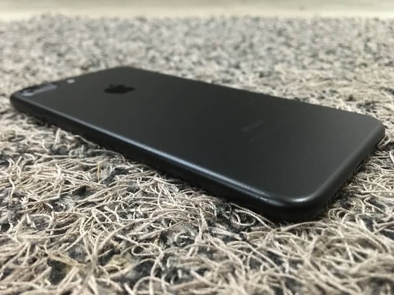 JUST LIKE NEW iPhone 7Plus 128gb Matt Black PTA APPROVED 4