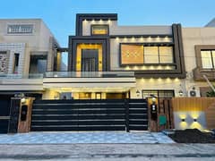 10 marla house available for sale in Ghulbahar block Bahria Town Lahore