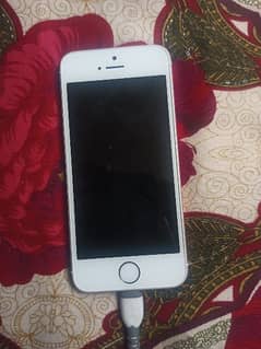 iphone 5se 32gb 10/10.               (03126543348)