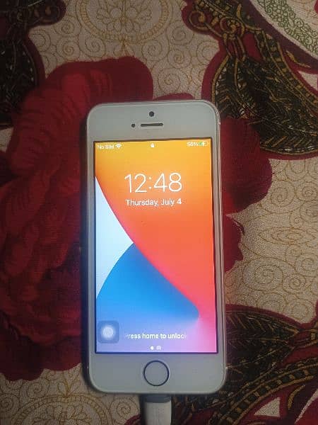 iphone 5se 32gb 10/10.               (03126543348) 1