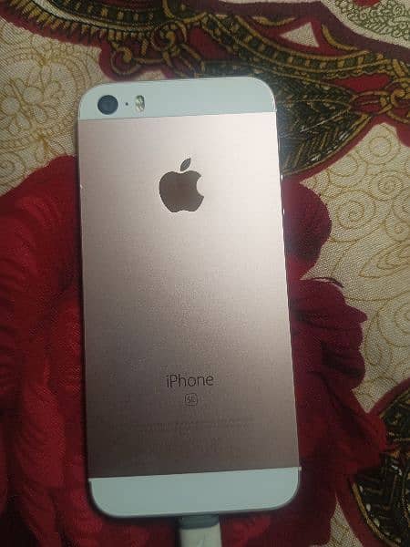 iphone 5se 32gb 10/10.               (03126543348) 3