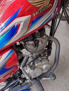 Honda 125 10/8.5 condition all ok koi km ni hona wala  sab ok hai