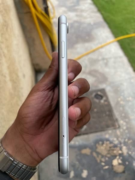 IPhone XR Official PTA proof Waterpack 64Gb 7