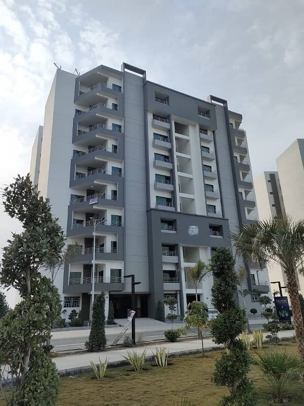 Brand New 10 Marla 3 BED Flat 7th Floor Available For Rent In Askari 11 Sec- D 0