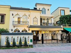 10 Marla Spanish House Available for sale in jasmine block Bahria Town Lahore 0