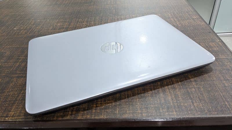 HP elitebook 820 G4 i7 7gen 1