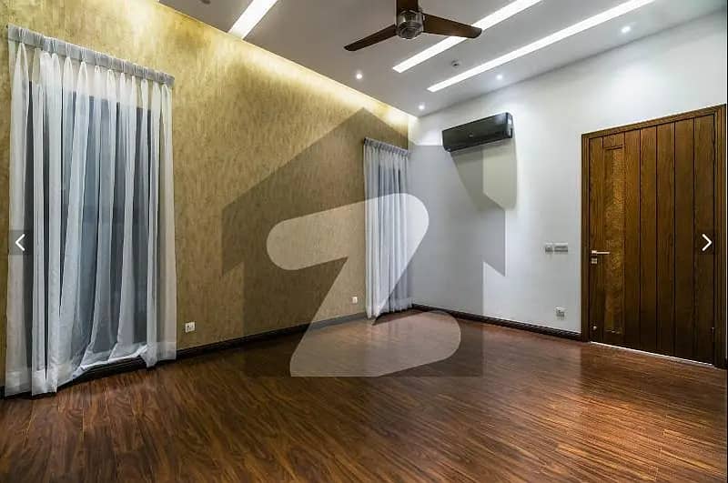 1 KANAL ULTRA MODERN LUXURY VILLA FOR SALE IN LOW PRICE NEAR TO PARK. 26