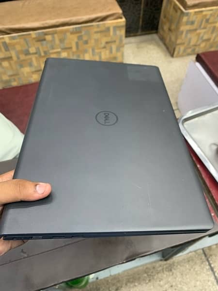 Dell 3510 i5 11 th 8gb ram 256 ssd 3