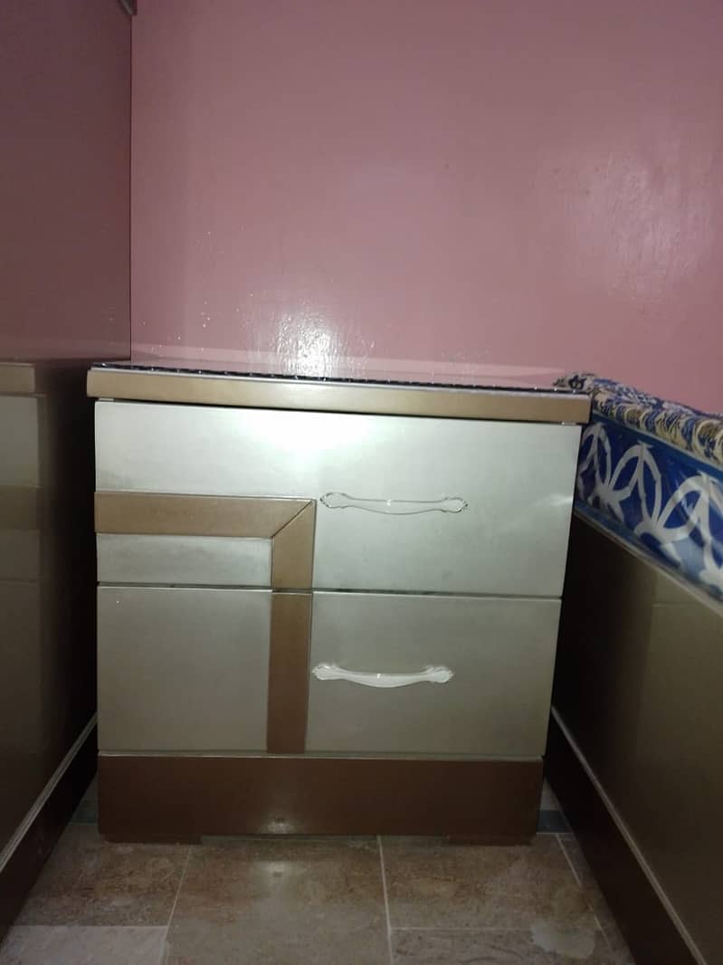 I am selling new bed, cupboard, dressing table 7