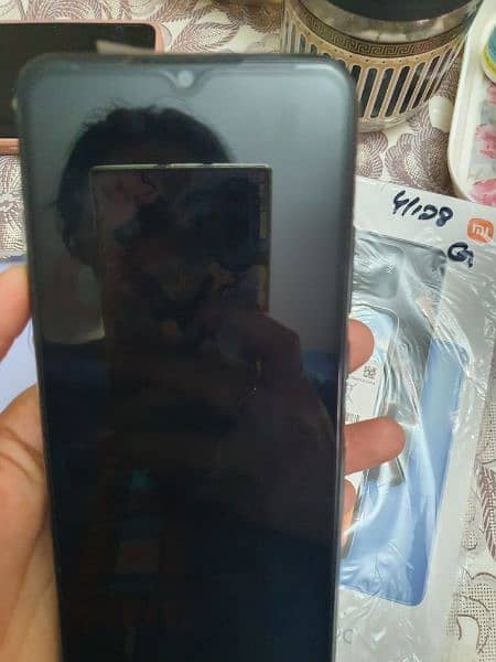i am selling my phone with complte assesories 5