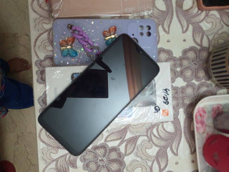 i am selling my phone with complte assesories 7