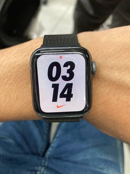 APPLE WATCH SERIES 4 40mm 0