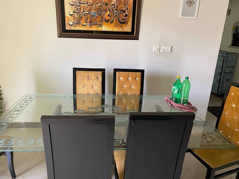 Selling 6 seat Dinning Table with chairs 2