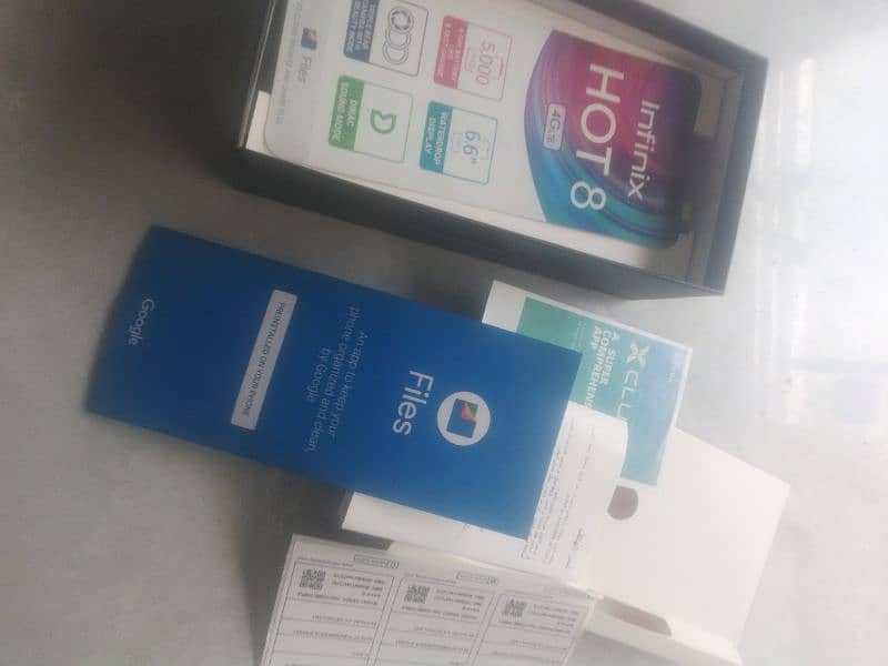 Urgent Sale Infinix Hot 8 4/64 with box. 5