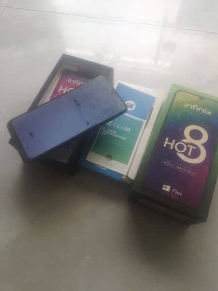 Urgent Sale Infinix Hot 8 4/64 with box. 7