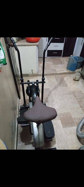 elliptical exercising machine 4