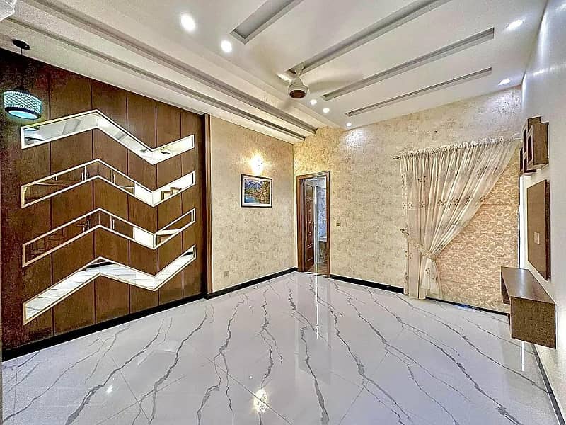 10 Marla stylish & modern House Available for sale in Sector C Bahria Town Lahore 4