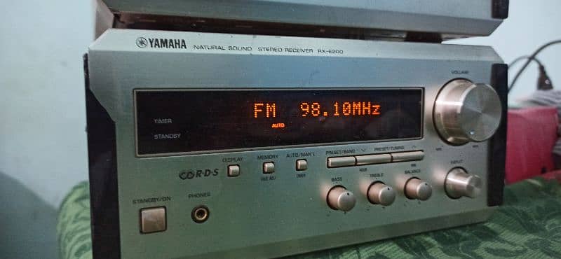 Yamaha   CDX-E200 Natural Sound Stereo Receiver & Compact Disc Player 1