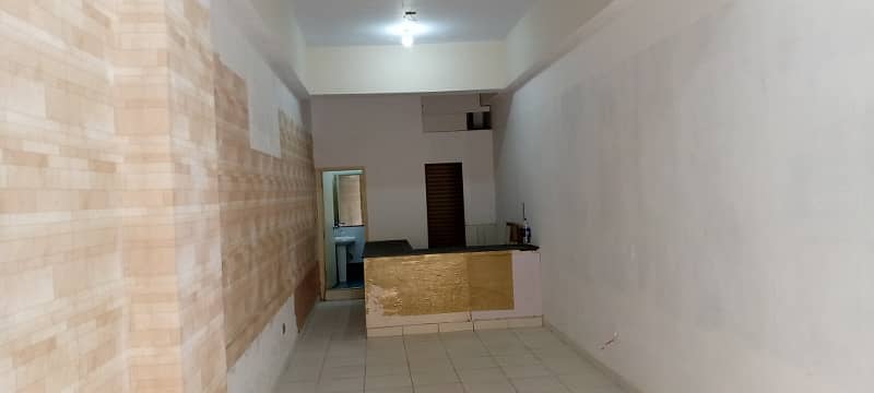 DHA phase 5 shop for rent. 3
