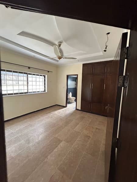 10 Marla full house for rent in phase 7 3