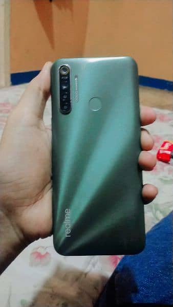 Realme 5i 4/64 GB with charger 0