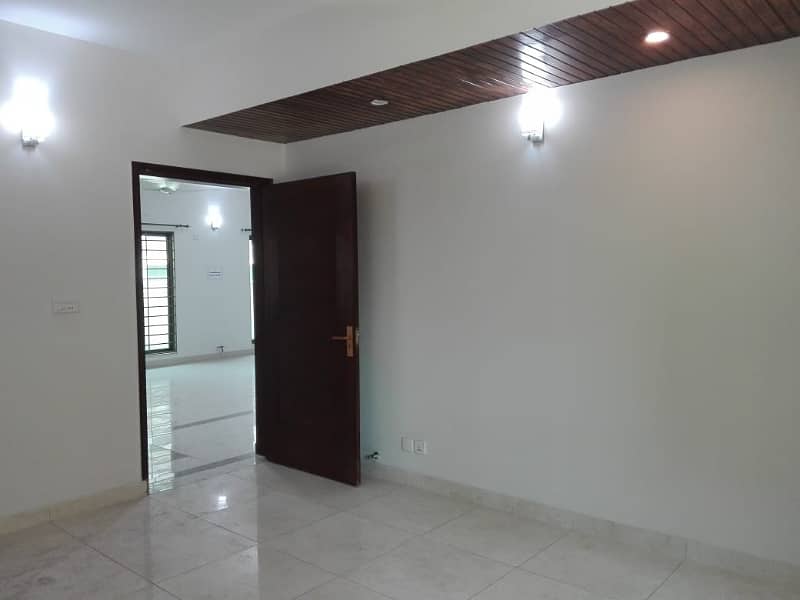 10 Marla Flat For rent In Askari 10 Lahore In Only Rs. 115000 1