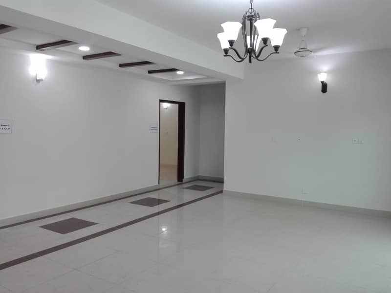 10 Marla Flat For rent In Askari 10 Lahore In Only Rs. 115000 3