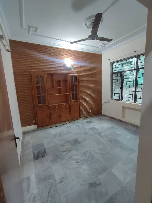 20*40 House Available For Sale In G-11/3 Real Pics 2