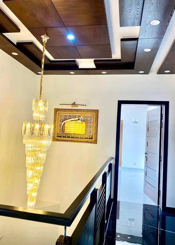 1 kannal modern House Available for sale in Sector C Bahria Town Lahore 20
