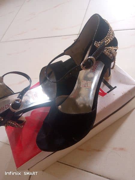 girls heel sandel size (5) world childer shoes 1